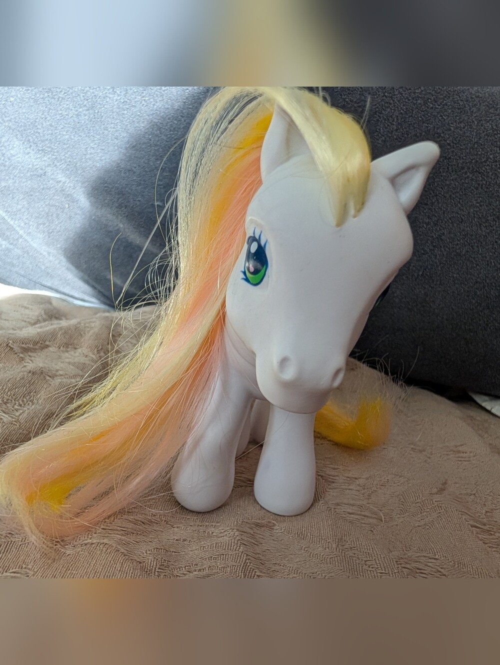 Vintage My Little Pony G3 Golden Delicious White 2005 Hasbro MLP - Picture 2 of 7